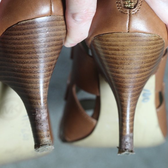 Michael Kors Size 9M Strap Gold Buckle Leather Zipper Heels - Picture 6 of 8